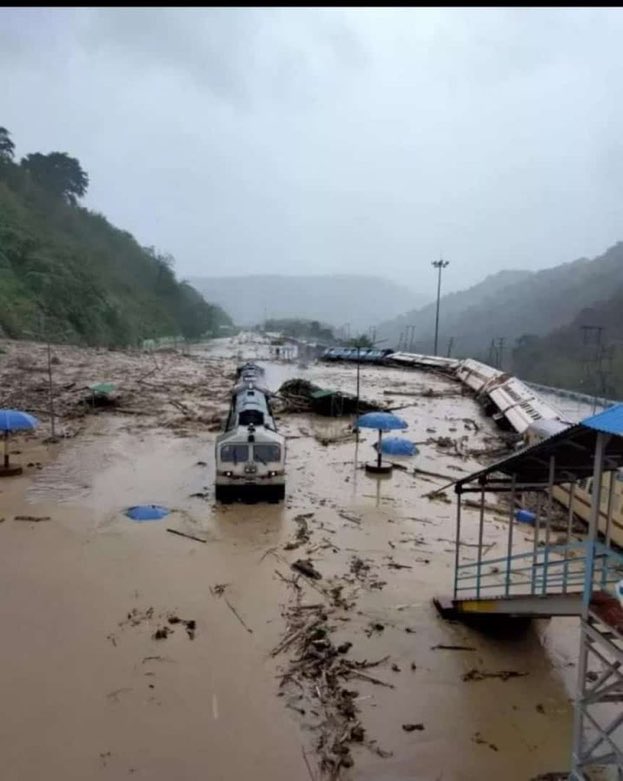 Thoughts/prayers with people of Assam. Over 2 lakh people affected by floods across 20 districts. You won’t know this from most newspaper or prime time news. ‘Tyranny of distance’ striking again? Water scarcity in some parts, floods in others. Governing India never easy.🙏