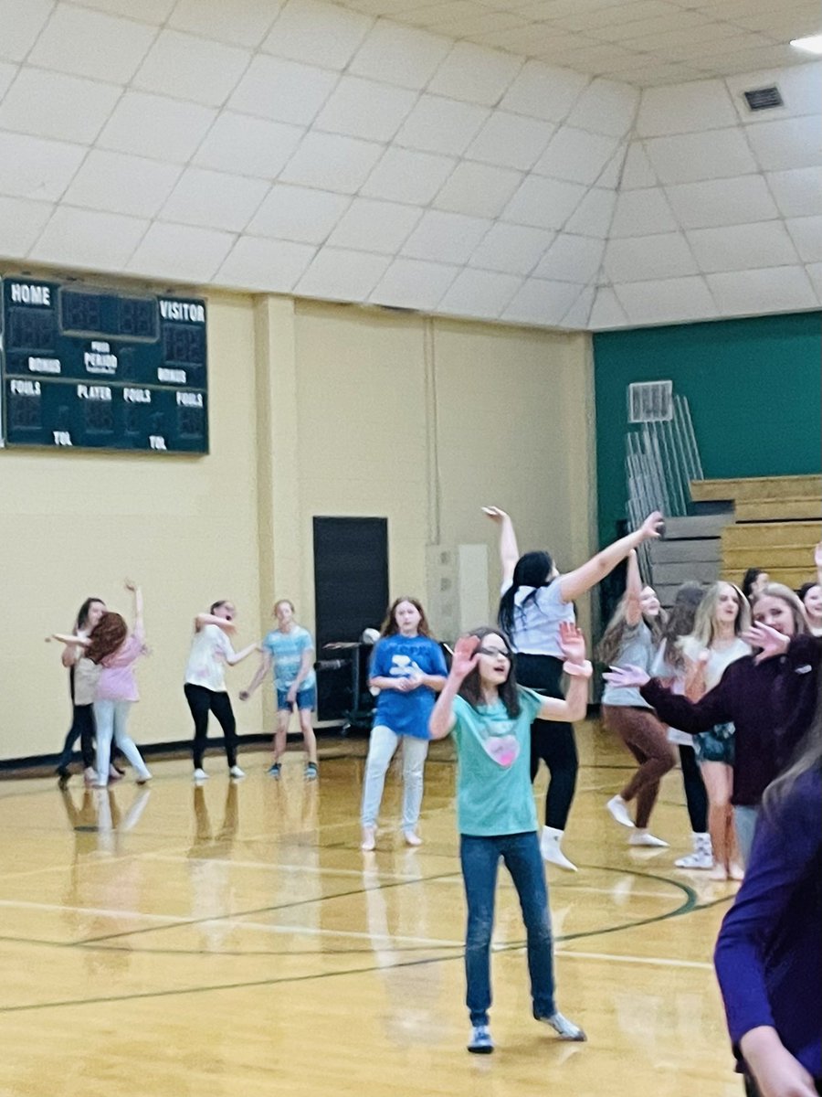 Alma_CoachW's tweet photo. Doesn’t everyone start the week with Freeze Dance in PE? @alma_middle https://t.co/VHOwXjOaTL