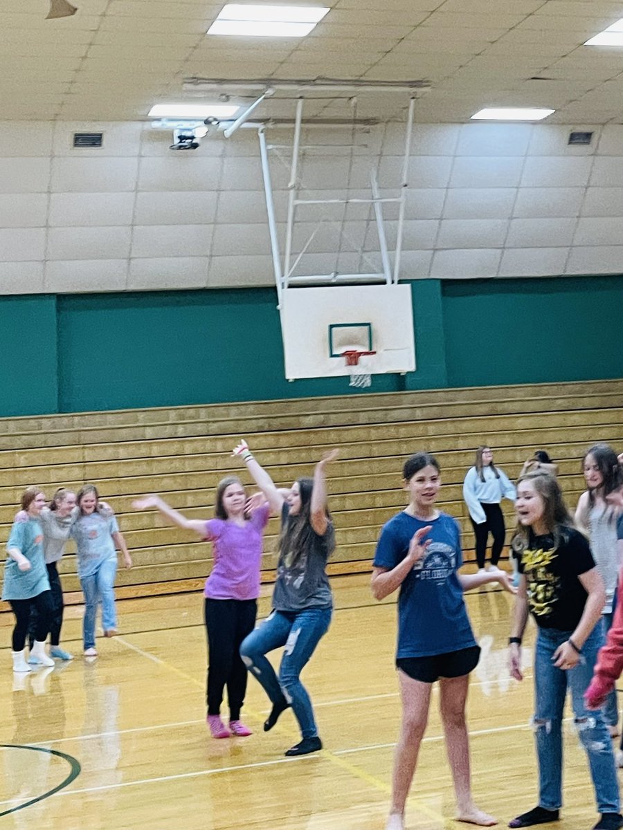 Alma_CoachW's tweet photo. Doesn’t everyone start the week with Freeze Dance in PE? @alma_middle https://t.co/VHOwXjOaTL