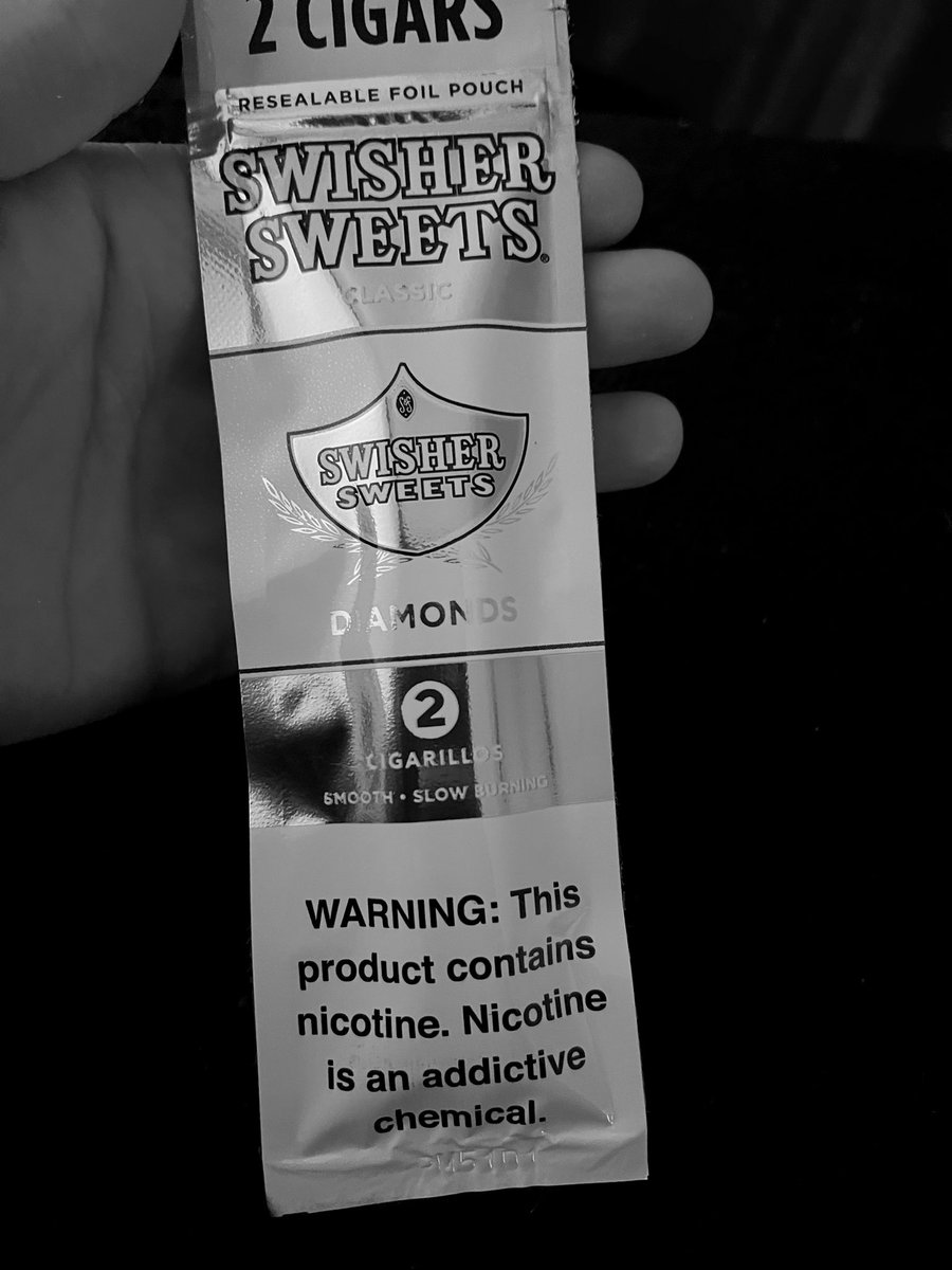 Baddi_madi_'s tweet photo. I’m a swisher girl, 
   - time to roll up 🤍 
#diamondswishers #swishers #diamonds #Rollup #smokeweed #smoker https://t.co/ylQ3fzS3Du