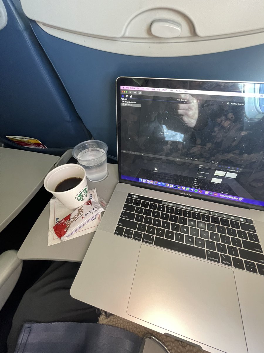 Adam_Lovick's tweet photo. If you are flying to #veecon I need to see your #traycheck ✈️ — safe travels 💙 https://t.co/0sgZycwW0k