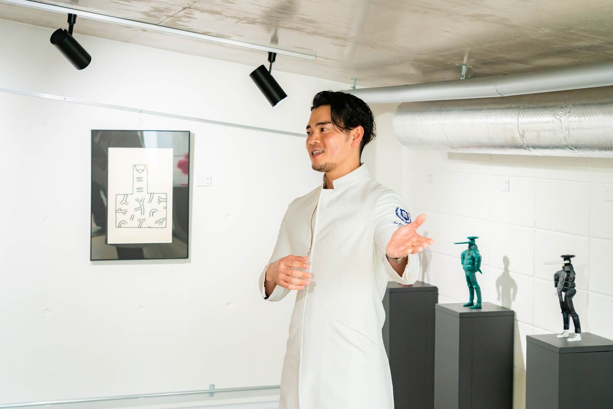 NftPinuts's tweet image. 特定のNFTを持つと割引があるクリニックが登場

⚡表参道にある美容クリニック
⚡第一弾はアーティスト福島滉平氏によるNFT「バケットベア」  @bucketbears
⚡ 受付窓口で対象NFTの提示で一律10%OFFで治療を提供

院内には多くのアート作品が展示されている✨
afrode-clinic.art/information/in…