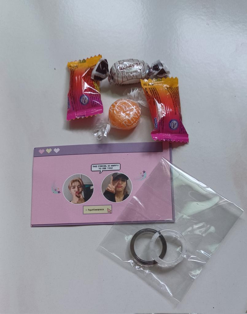 stayvieya's tweet photo. Finally my homaika ring arrived๐ Thank you @hyuntaespace for handling this go๐ #hyuntaesfeedback https://t.co/O6JtsR5OBy