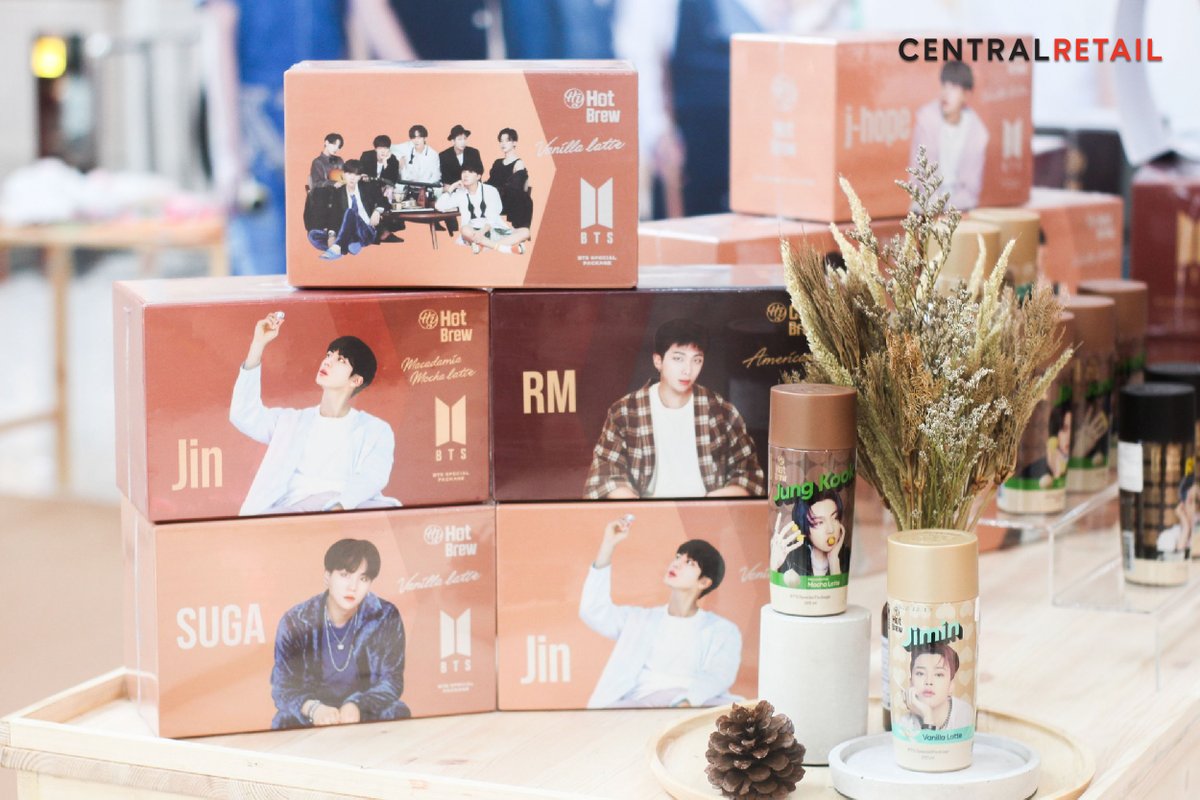 CentralRetail's tweet photo. ไปชิม 𝐓𝐚𝐬𝐭𝐞 𝐨𝐟 𝐌𝐨𝐦𝐞𝐧𝐭𝐬 𝐖𝐢𝐭𝐡 𝐁𝐓𝐒 💜 กันได้ที่เซ็นทรัล ฟู้ด ฮอลล์ @เซ็นทรัล เวิลด์ ในเครือ เซ็นทรัล รีเทล 

#CentralRetail #CRC 
#CentralToLife   
#CentralFoodHall
#BTS https://t.co/QTAKJjF6Ue