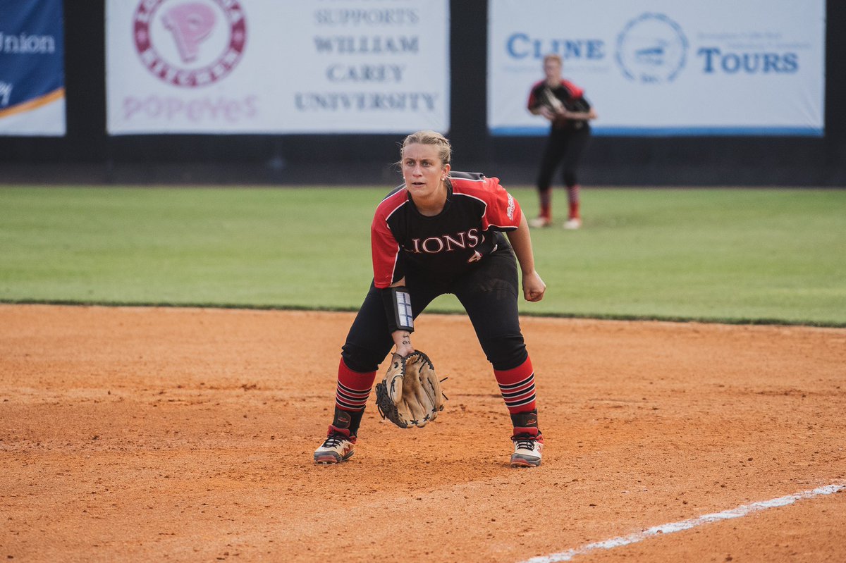 BryanAthletics's tweet photo. 🚨 UPSET COMPLETE 🚨

@BCLionsSoftball downed No. 1 seed William Carey in 10 innings to advance in the winners bracket of the NAIA National Championship Opening Round! 🦁🥎

📰👉 https://t.co/3dr1L6T88C 📲

#Contend | #BattleForTheRedBanner https://t.co/7LaNiukm94