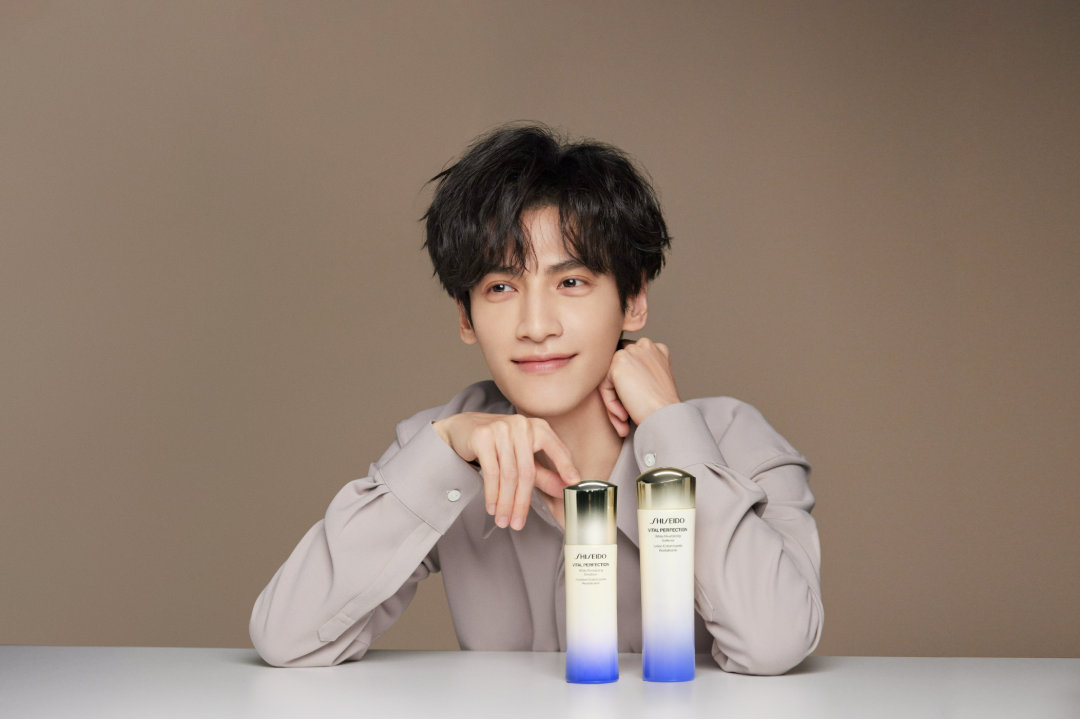 LuoYunxiFanClub's tweet photo. #LuoYunxi x Shiseido promos
#罗云熙 https://t.co/WYGeg9LJHY