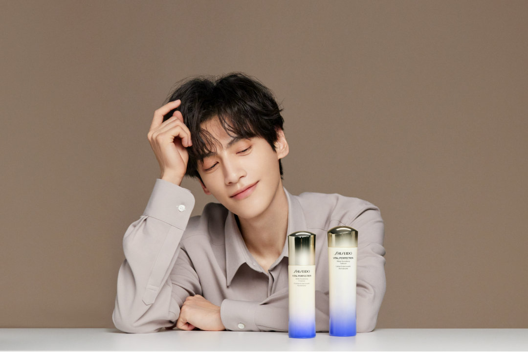 LuoYunxiFanClub's tweet photo. #LuoYunxi x Shiseido promos
#罗云熙 https://t.co/WYGeg9LJHY