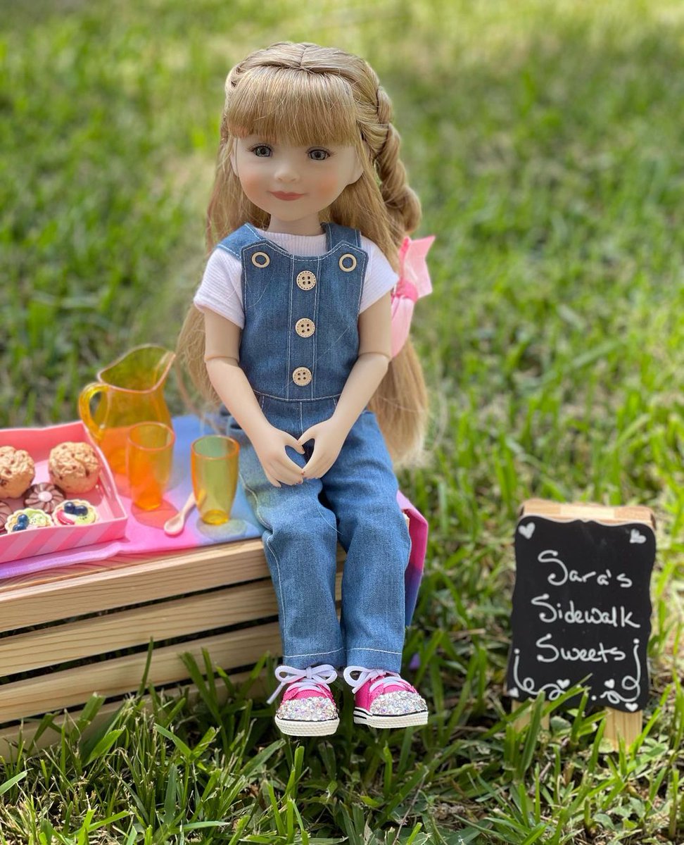 rubyredtoys's tweet photo. Sara looks ready for the summer! Post your photos of Let Your Light Shine Sara using the hashtag #rrffpotm for the chance to win a fabulous prize!
Thank you, IG user fluffygirljess for this adorable picture.
#rubyredfashionfriends #fashiondollphotography #rubyredtoys https://t.co/j0xU6pprNz
