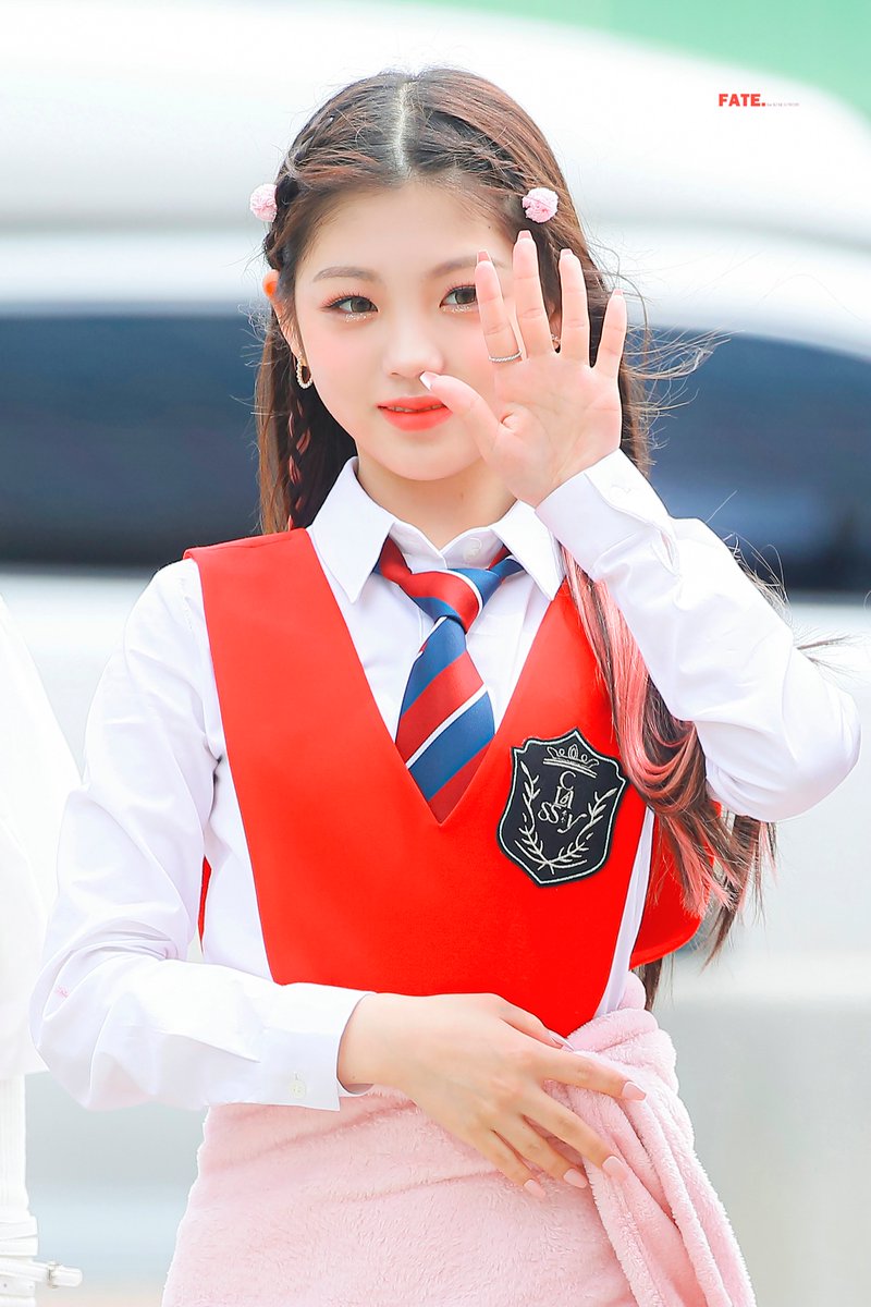 fate_riwon's tweet photo. [HD] 220514 음악중심 미팬 

#김리원 #KIMRIWON 
#CLASSy #클라씨
#CLASSISOVER #SHUTDOWN https://t.co/mB4bzZpWMh