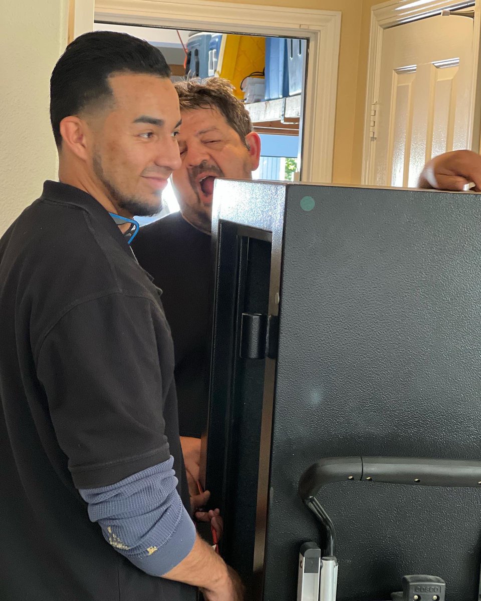 CoastalLocksmit's tweet photo. #amsec gun safe sale and installation

949-900-9015✅ 

#coastallocksmith #locallocksmith #safelocksmith #mobilelocksmith #locksmith #locksmithnearme #localbusiness #orangecounty #socal #irvine #lakeforest #tustin #newportbeach #newportcoast #lagunabeach #lagunahills #orangeca https://t.co/nxEwCBYlF7