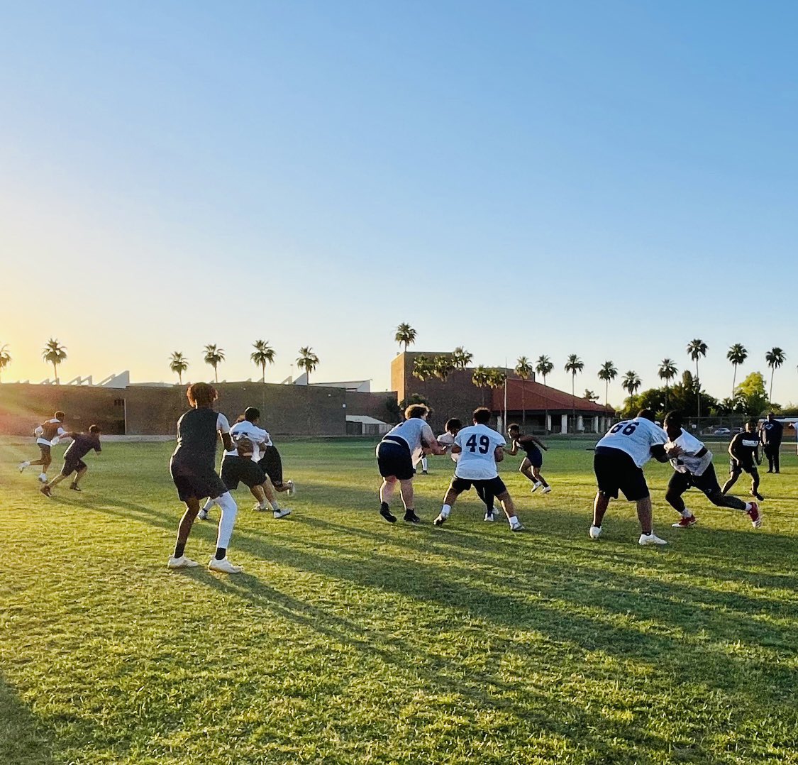 TempeFootball's tweet photo. Great Showcase out at @CDS_TUHSD tonight.
Thank you @cdsfootball1 for hosting the event.
Our program is heading in the right direction. We're excited to grow & build this new foundation this summer❗️
#BuffsBackOnTheBlock
#BeABuff https://t.co/4bBzwooniK