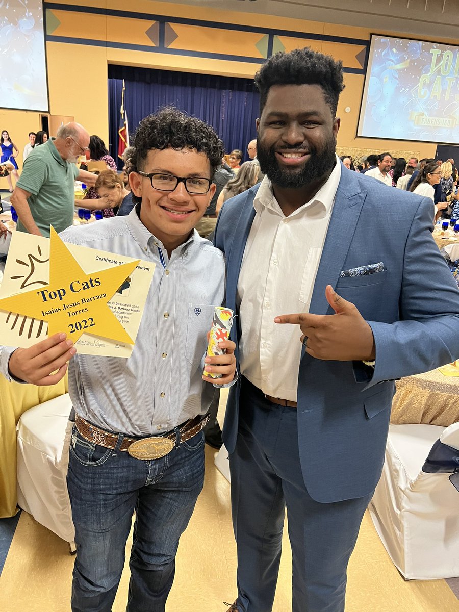 Loved celebrating the TOP CATS tonight in the classroom! These student athletes continue to get it done in more ways than one 🐾🔥 #TopCats #StudentAthlete 

I expect to see more student athletes jumping into the ranks of the TOP CATS! 🐾
@FISD_Wildcats <a href="/FabensHS/">Fabens High School</a> <a href="/FabensFB/">Fabens Football</a>