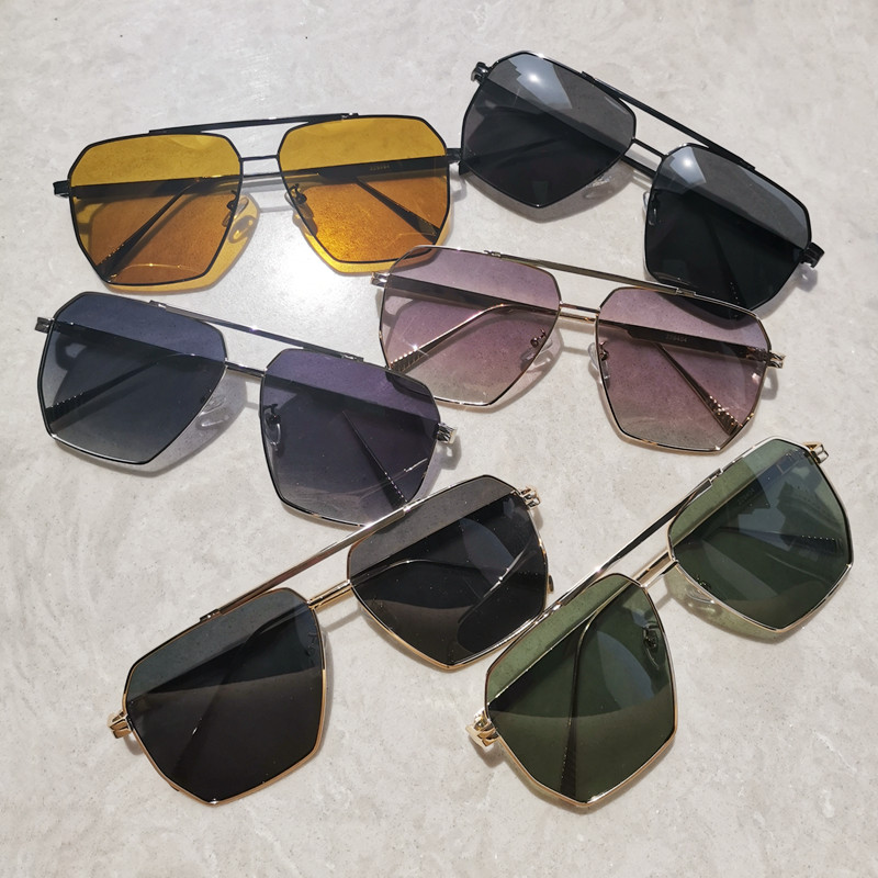 XiangBella's tweet photo. Vintage Retro Large Frame Square Polarized Aviator Sunglasses for Women Men Multi-color

https://t.co/v7A2BSsyva https://t.co/o5XiHF0jWk