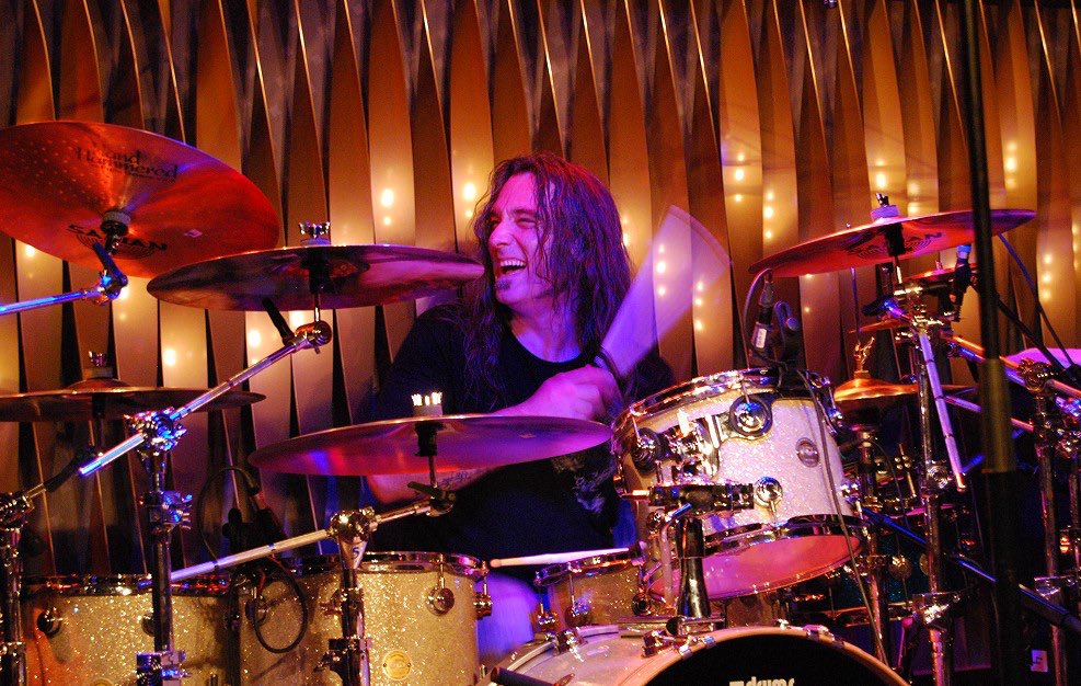 I d like to wish a happy 54th birthday to Dave Abbruzzese, original drummer for Pearl Jam! 
