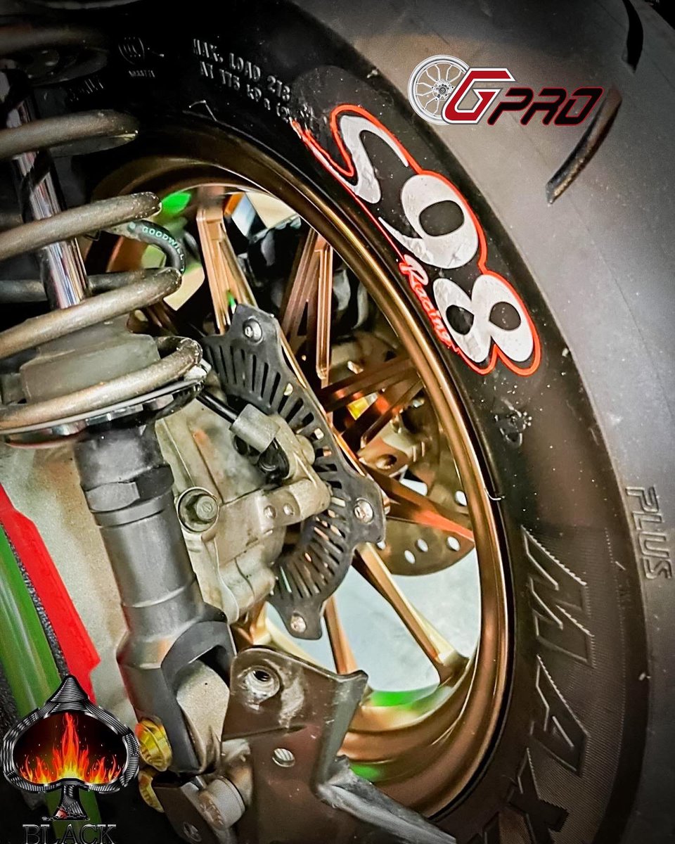 G_protech's tweet photo. Believe it, it just happened, this amazing sym jets got dialed with the most awesome set of Gpro wheel rims GR10 in Bronze anodize.
.
#SYM #jetsl #jets #jets125 #jetsclub #Nmax #yamahanmax #yamahaforce #yamahaforce155 #yamahasmax155 #Xmax #gryphus #smax #smax155 #yamahasmax https://t.co/0s7SeV4EJj