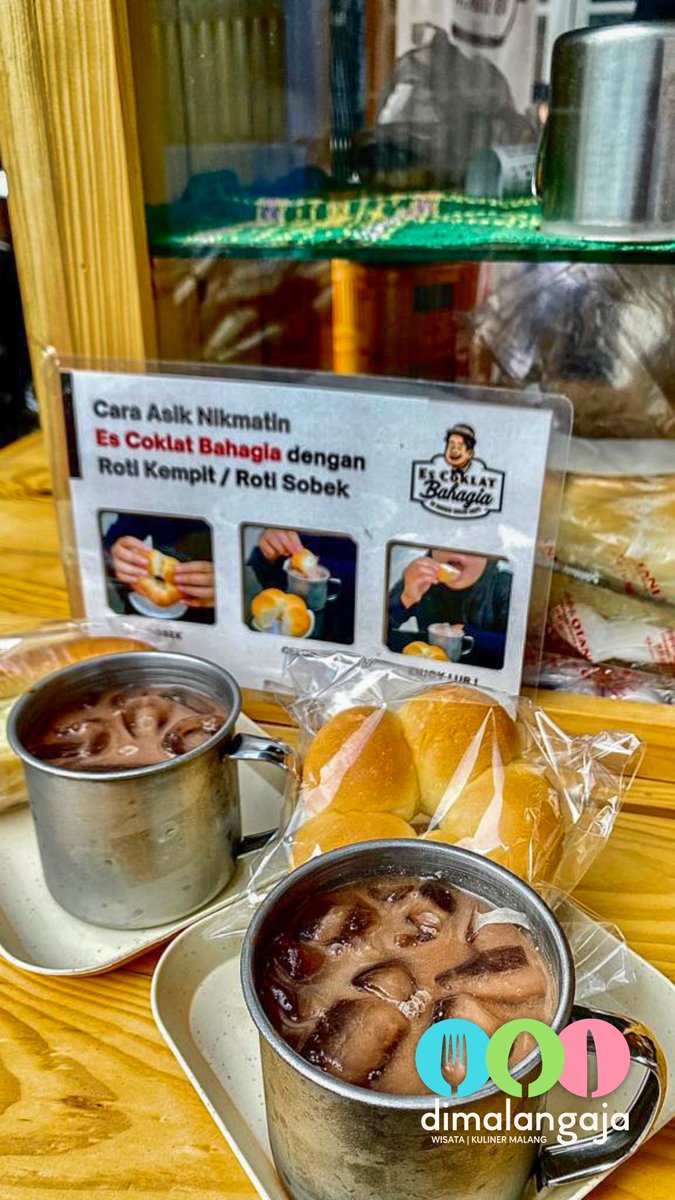 dimalangaja's tweet photo. #dimalangajalowokwaru Es Coklat Bahagia
📍 Jl. Mertojoyo
⌚️  10.00 - 16.03
💰 2.5 - 6 rb
🛵  Shopee, go / grab food
#dimalangaja #malang #kuliner #kulinermalang #kulinermlg #umkm #umkmmalang #batu #batukuliner https://t.co/wfR9wuq4Pz