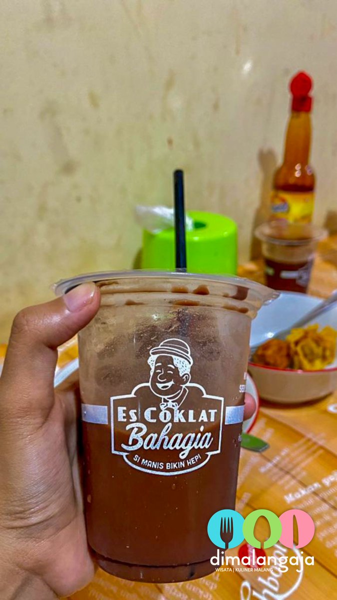 dimalangaja's tweet photo. #dimalangajalowokwaru Es Coklat Bahagia
📍 Jl. Mertojoyo
⌚️  10.00 - 16.03
💰 2.5 - 6 rb
🛵  Shopee, go / grab food
#dimalangaja #malang #kuliner #kulinermalang #kulinermlg #umkm #umkmmalang #batu #batukuliner https://t.co/wfR9wuq4Pz