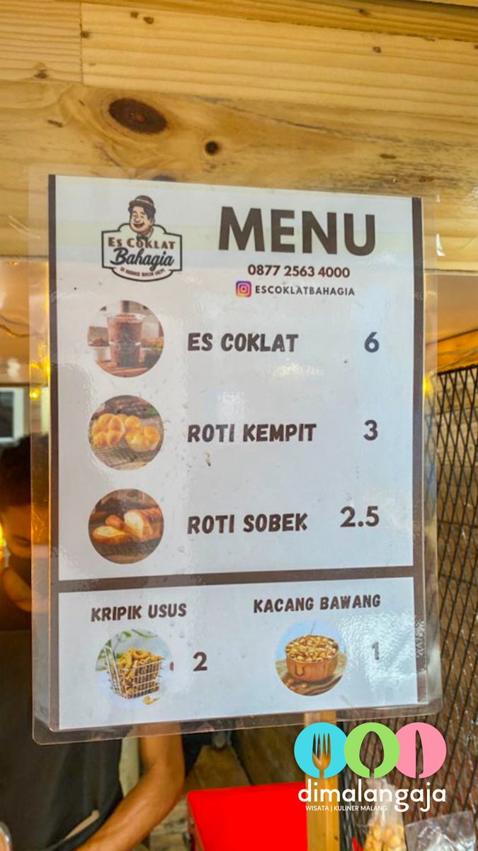 dimalangaja's tweet photo. #dimalangajalowokwaru Es Coklat Bahagia
📍 Jl. Mertojoyo
⌚️  10.00 - 16.03
💰 2.5 - 6 rb
🛵  Shopee, go / grab food
#dimalangaja #malang #kuliner #kulinermalang #kulinermlg #umkm #umkmmalang #batu #batukuliner https://t.co/wfR9wuq4Pz