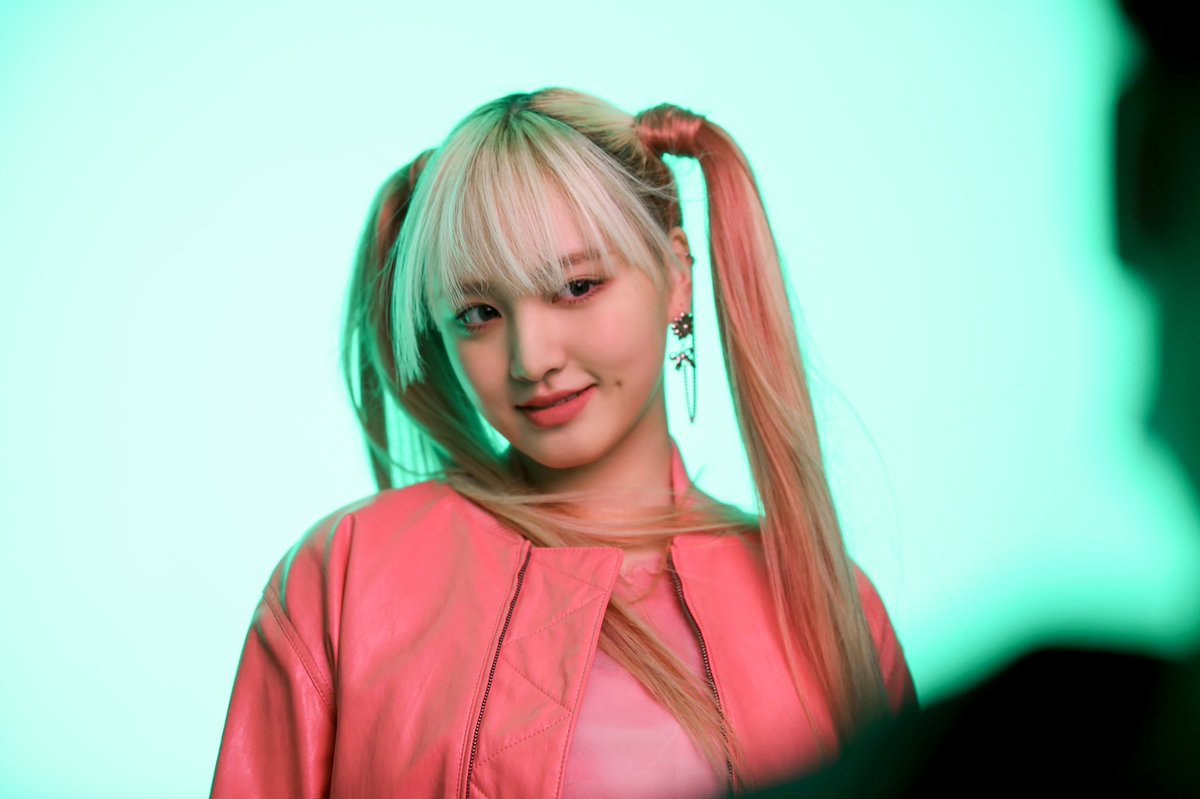 IVEstarship's tweet photo. 📸 
IVE GAEUL REI LIZ X W KOREA
5월호 화보 BEHIND 💗

#IVE #아이브
#GAEUL #가을
#REI #레이
#LIZ #리즈 https://t.co/BRYo1KRUxY