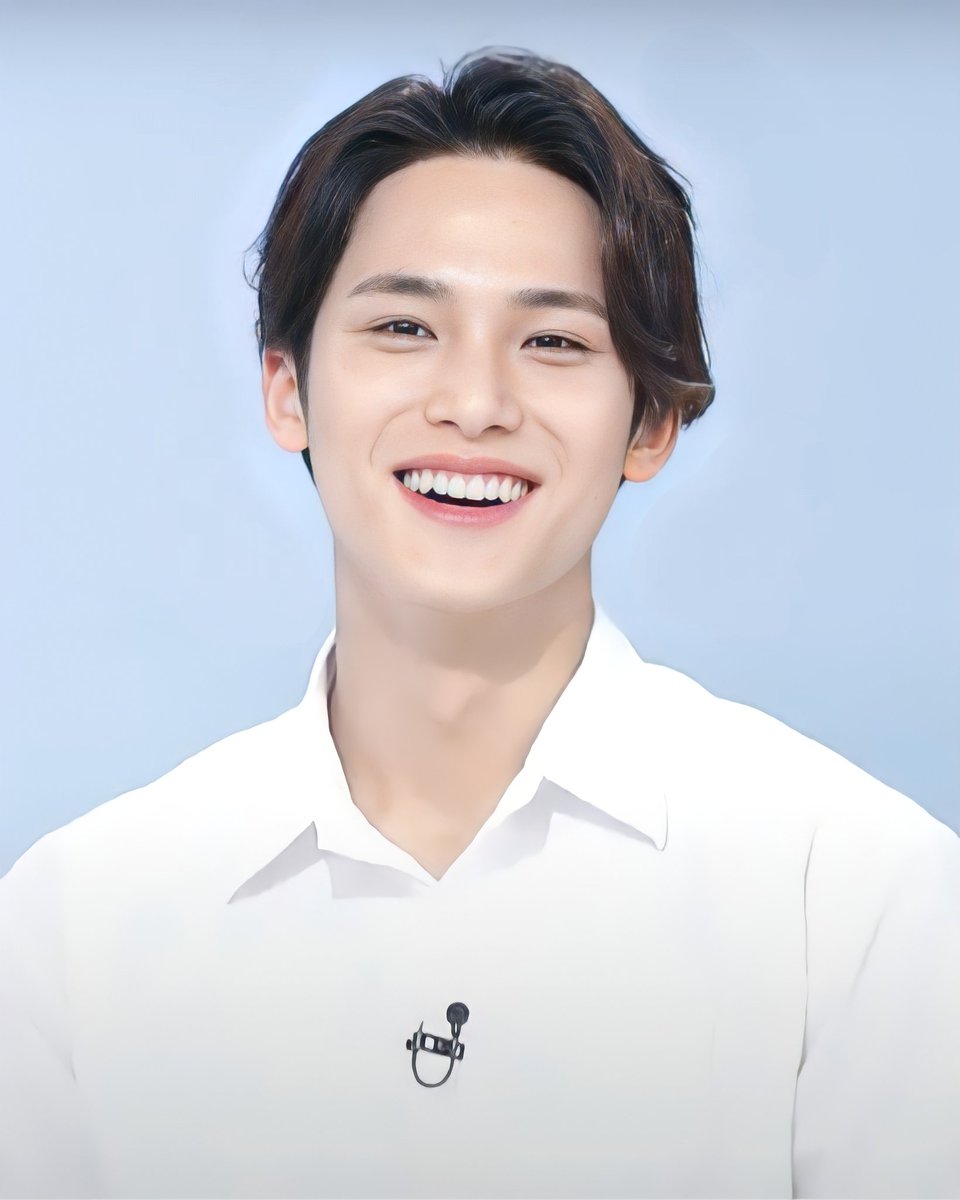 lu_22_carat's tweet photo. HQ pics
220516 LANCOME Clarifique Live Show with Mingyu
#LANCOMExMINGYU #민규 #MINGYU #LANCOME #CLARIFIQUE #세븐틴 #FacetheSun #SEVENTEEN https://t.co/9YVRacBnnG