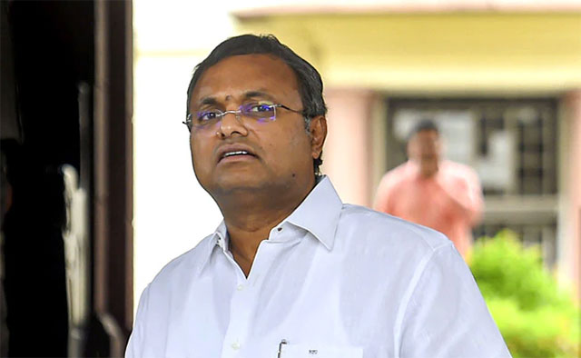 feedmileapp's tweet photo. CBI booked Karti Chidambaram for receiving illegal gratification.
#feedmile #kartiChidambaram #CBI #arrest #gratification #iilegal #foreignremittances https://t.co/W2KAgtPrCX