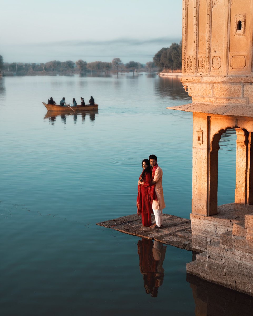 1shdeep_'s tweet photo. GM from #Jaisalmer ✨
I generally don’t shoot pre weddings &amp; weddings but since it was my brother’s request so I did a little for him 😄
  
#photography #travelphotography #NFTs https://t.co/DzlueJyV77