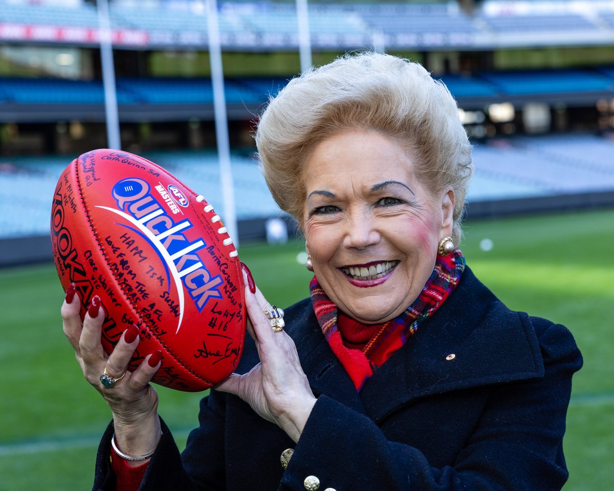 AFLMasters's tweet photo. Happy birthday to our Patron @SusanAlberti1 and thank you for you lifetime contribution to @AFL, @aflwomens and @AFLMasters
#ItAllStartsWithAQuickKick #AFLMasters #FootyForFun #QuickKick https://t.co/z4JIfgu2Ow