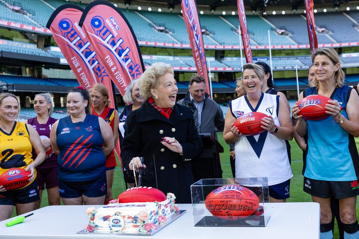 AFLMasters's tweet photo. Happy birthday to our Patron @SusanAlberti1 and thank you for you lifetime contribution to @AFL, @aflwomens and @AFLMasters
#ItAllStartsWithAQuickKick #AFLMasters #FootyForFun #QuickKick https://t.co/z4JIfgu2Ow