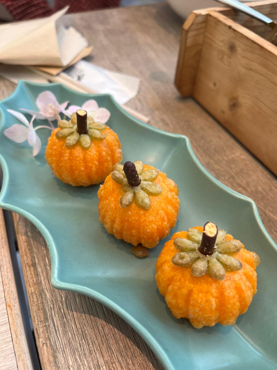 BiotechBec's tweet photo. I miss @AnqiLi_sci who has relocated to HK after her PhD acceptance so I'm looking forward to visiting her when borders are open, but more importantly, look at the cute food that she gets to enjoy daily!!! #jealous https://t.co/9NZ8B2FIAW