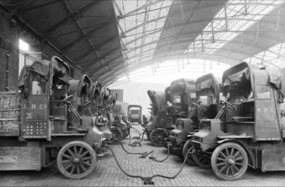 Electric Vehicle trucks charging in London in 1917. I wonder if people speculated back then "can the grid handle it?" ⚡️😀👍
#electricvehicles #EVs #smartmobility #cleanmobility <a href="/visitlondon/">Visit London</a>