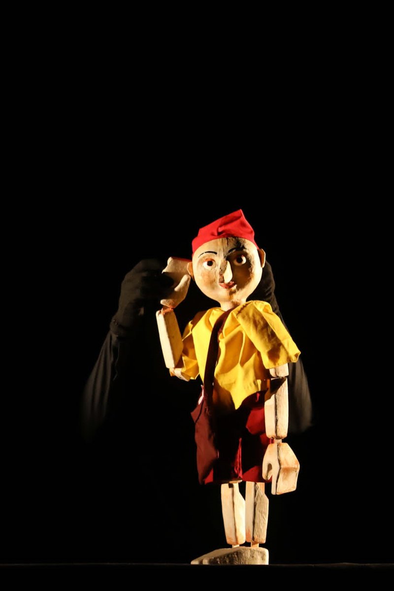 ItalyinKolkata's tweet photo. Kolkata witnessed cultural sights of Italian &amp; Indian art forms through the age-old story of Pinocchio. The Italian tale of Pinocchio was rendered in a Bengali puppet show fusing Italian music, sight and sounds. #pinocchio #kolkataitalyconnect #italianconsulate #nativeartforms https://t.co/1rJF8qCpHh