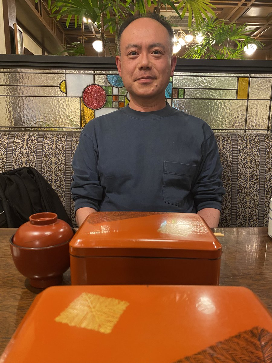nobue_kanekawa's tweet photo. 久しぶりのご馳走
金川家一族みんな昔から「やっこ」鰻とお店の方々のファンで顔馴染み
https://t.co/IoCIMeDl4u
田原町駅・浅草寺雷門 4分
来月写真展開催のリーディンライティンから6分
6/17~26『軒に咲く』
https://t.co/B8KXwZbtCY
#浅草 #readinwritin #鰻 #田原町 #祭 https://t.co/3DBfEC6koj