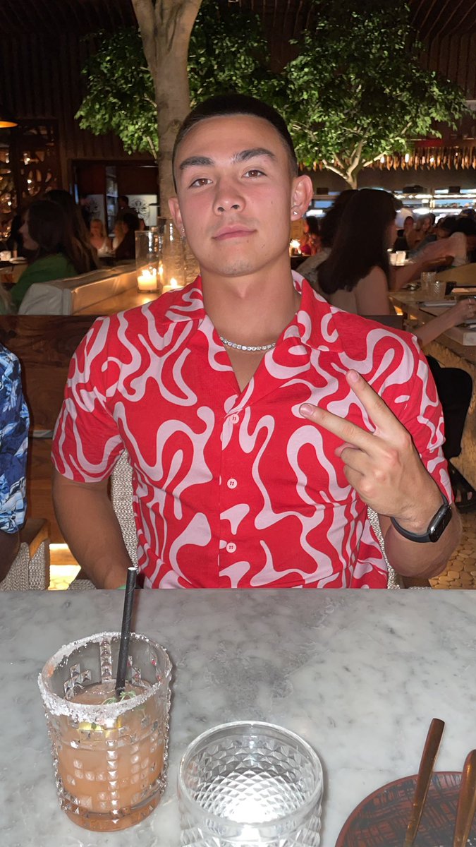 My best friend and one of my first recruits made $10k selling solar today.

Took him out to the nicest restaurant in Scottsdale cuz he’s been crushing it and showing new guys the way.

If you aren’t selling solar, wyd bro?