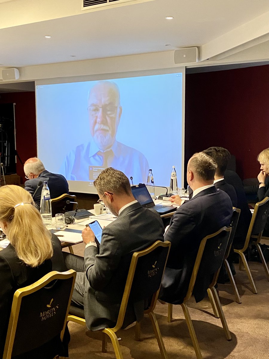 EU_NonProlif's tweet photo. The 4⃣th and last session of this seminar hosts @walberque from @IISS_org, @SokovNikolai from @VCDNP, @PSinovets from OdCNP & Benjamin Hautecouverture from @FRS_org to discuss #FirstReflections on European and International #architecture. Chaired by Sibylle Bauer from @SIPRIorg. https://t.co/2nDOxNzNoL