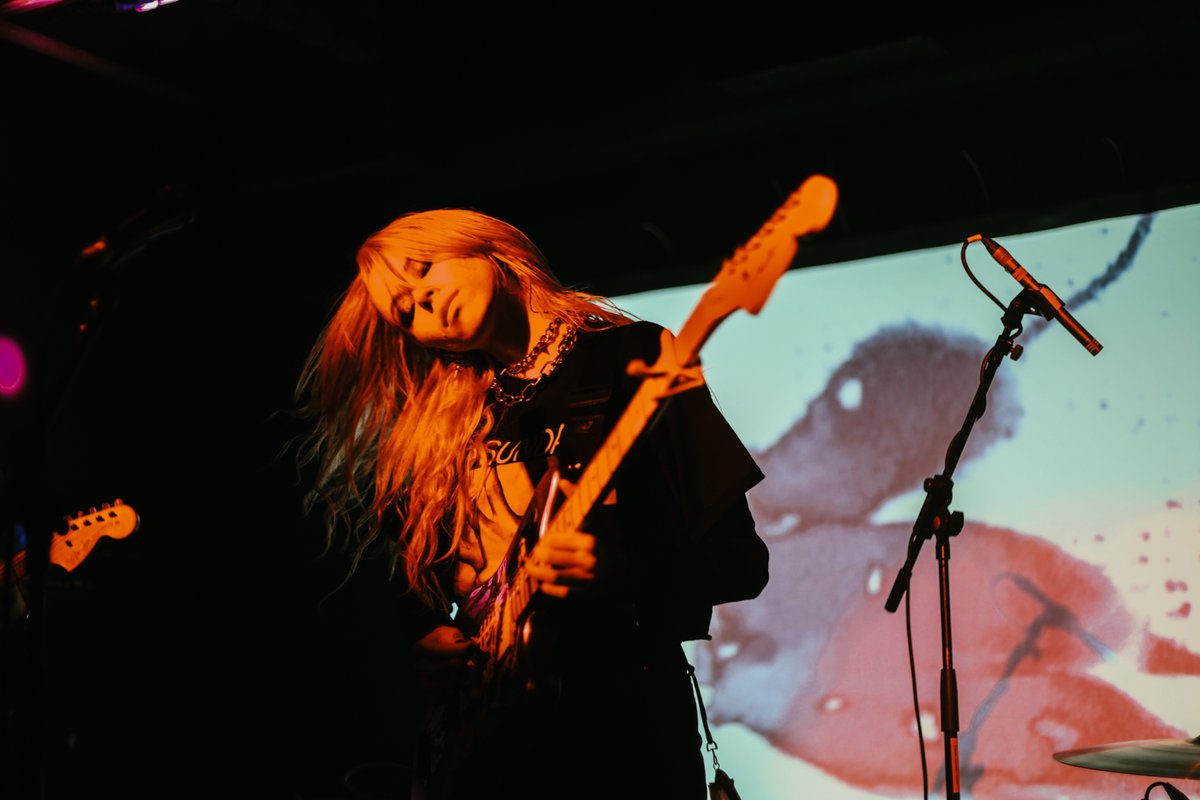 Gigwise's tweet photo. Providing tough topics, fierce grunge, breezy shoe gaze and more - @softcultband took over @CamdenAssembly last week

Read the review and see the photos here - https://t.co/nYmvc0DgCt https://t.co/MkCtMwEKEm