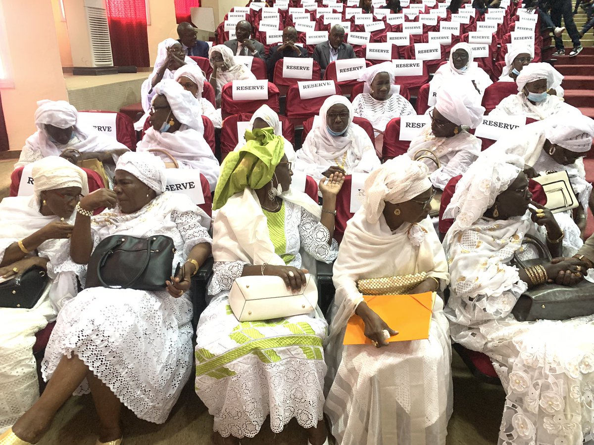 UCAD_Senegal's tweet photo. #Melanges
Près de 50 ans d’une carrière remplie et très fructueuse Pr Moustapha KASSE mérite bien que des générations d’économistes lui rendent un vibrant #hommage
#ucad #kebetu #senegal #economie #compublique #FASEG #reconnaissance https://t.co/nP9rDr0udx