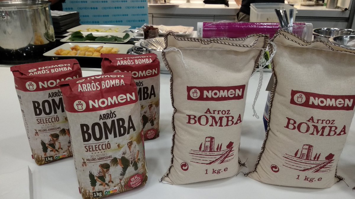 femcuinetes's tweet photo. Comença a @caprabo la 1a Jornada Gastronòmica de productes de #proximitat de l'arròs amb #FranLopez xef amb dues estrelles #michelin
#capraboproximitat @ChefCaprabo @NomenFoods https://t.co/y8ZpNG6MBG