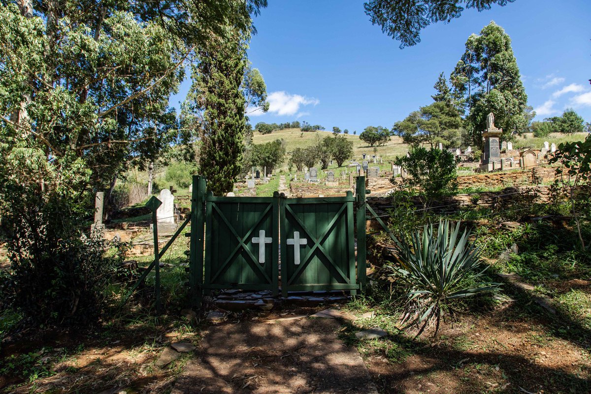 KrugerLowveld's tweet photo. Pilgrims Rest is the most enthralling museum in the Kruger Lowveld. Every building has a fascinating story...and so does the cemetery!😉
#pilgrimsrest #lowveldhistory @VisitSA_India #meetsouthafrica #gosouthafrica #historical #lovethelowveld #krugerlowveld #itsinournature https://t.co/SfICfmAHZm