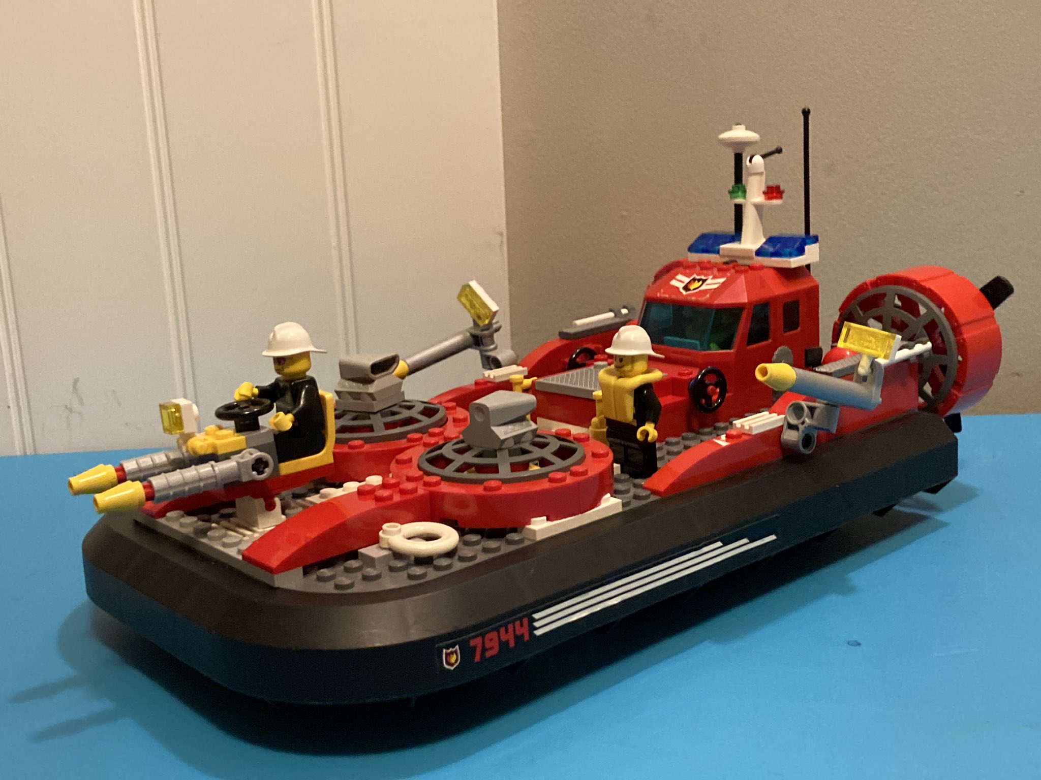 Egnet Paine Gillic buffet TheLegoMasterBuilder on Twitter: "NEW Update: I've added the LEGO City Fire  Hovercraft 7944. I've been dreaming to get this set since my childhood. And  now it came true. And speaking of this