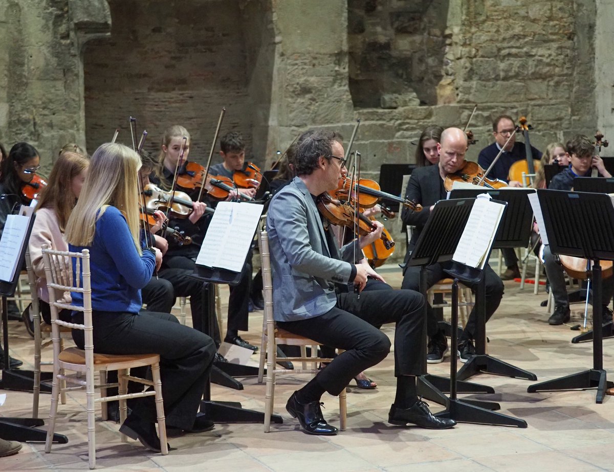 CarducciFest's tweet photo. Great pics by Steve Green Photography from our recent side by side project with @GlosAcadMusic exploring the music of Shostakovich. @GlosBlackfriars @CarducciQuartet @makemusicglos @glos_music @ace_southwest #youngmusicians #stringplaying #shostakovich #acesupported #gloucester https://t.co/jnSAuOBStp