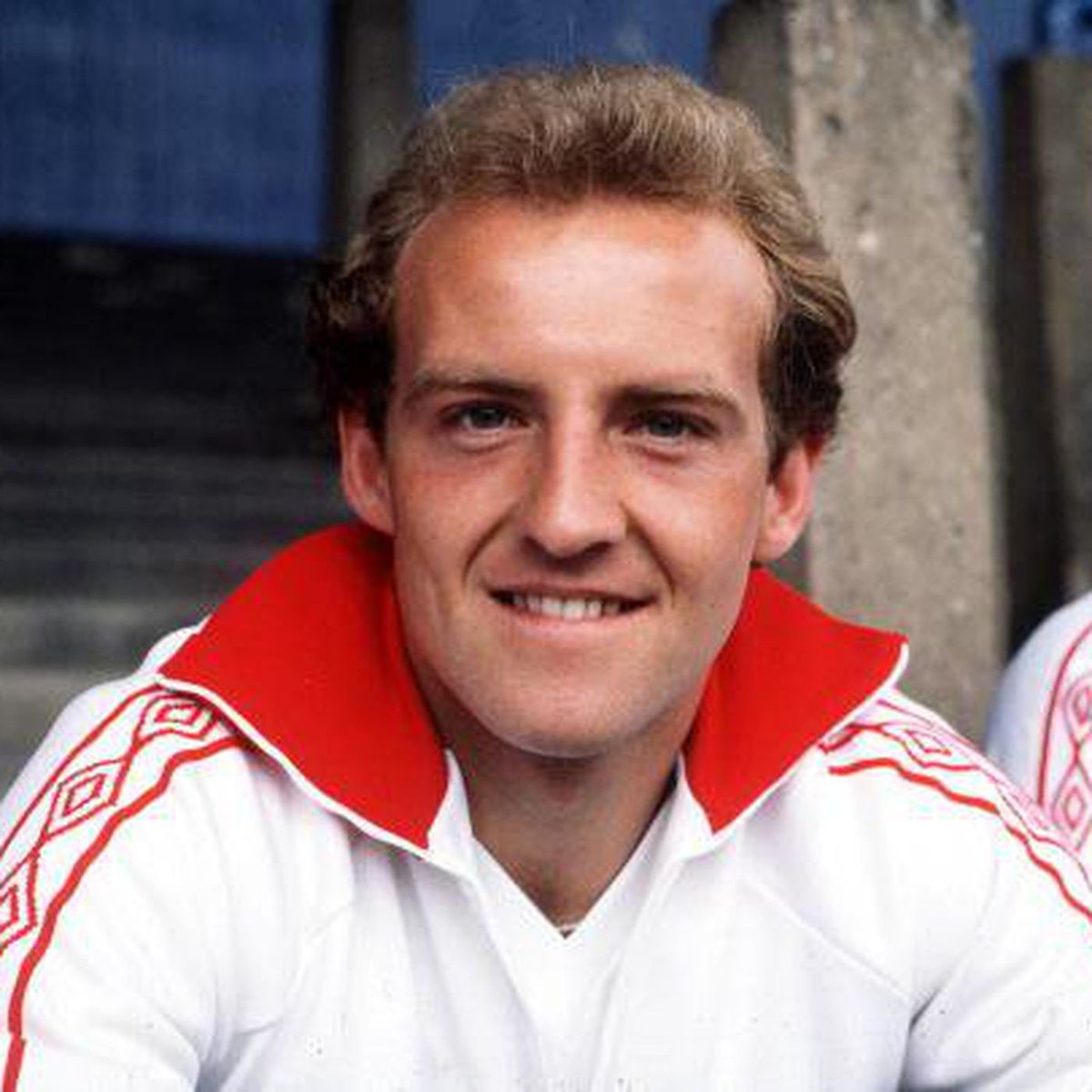 OfficialBWFC's tweet photo. 🎂 Happy 67th Birthday to former Wanderers forward, Neil Whatmore. 🥳

#BWFC 🐘🏰 https://t.co/s8OZLJntAG