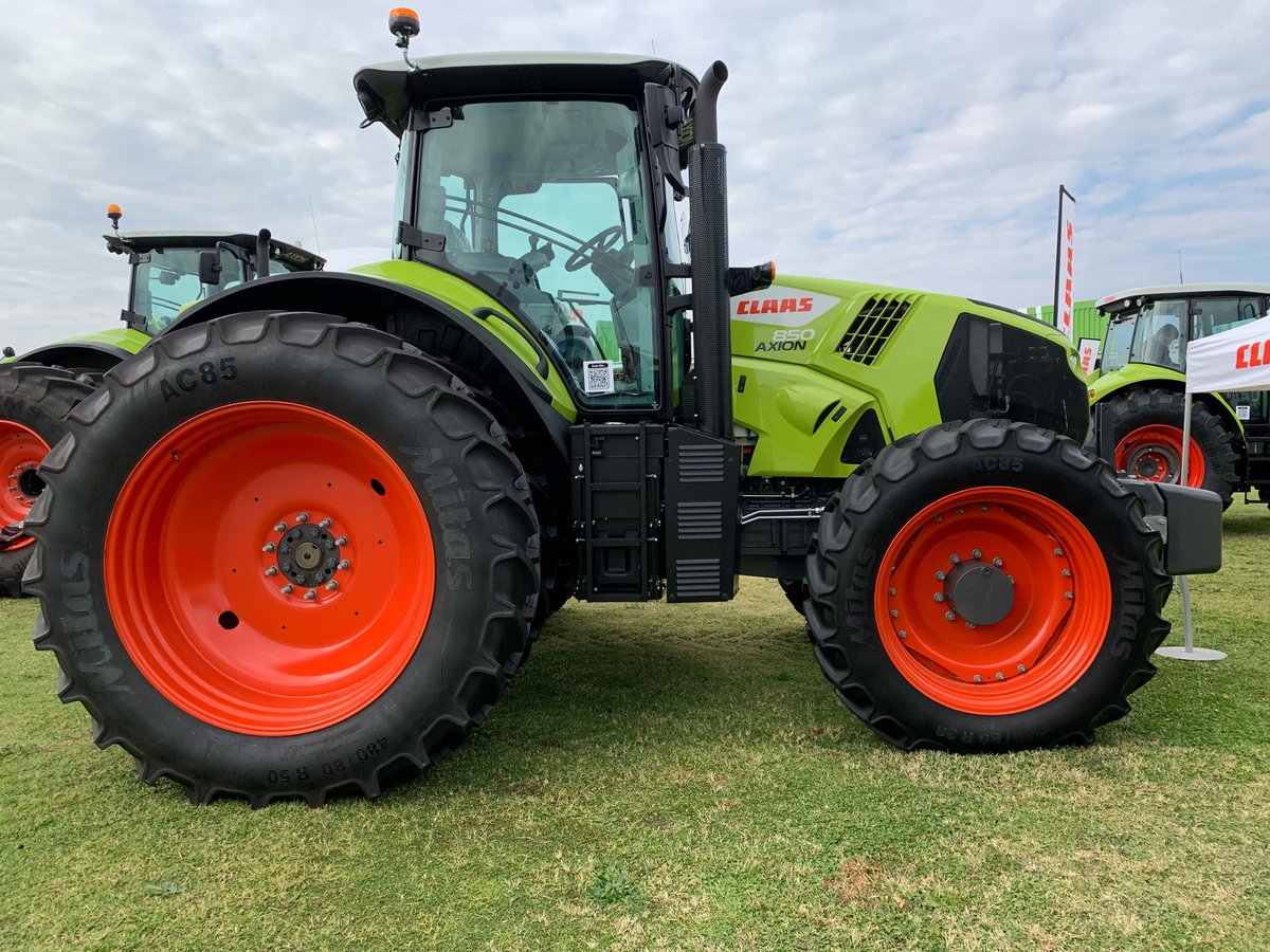 HerculeDu's tweet photo. #trelleborg @claas https://t.co/staAzGBb2f
