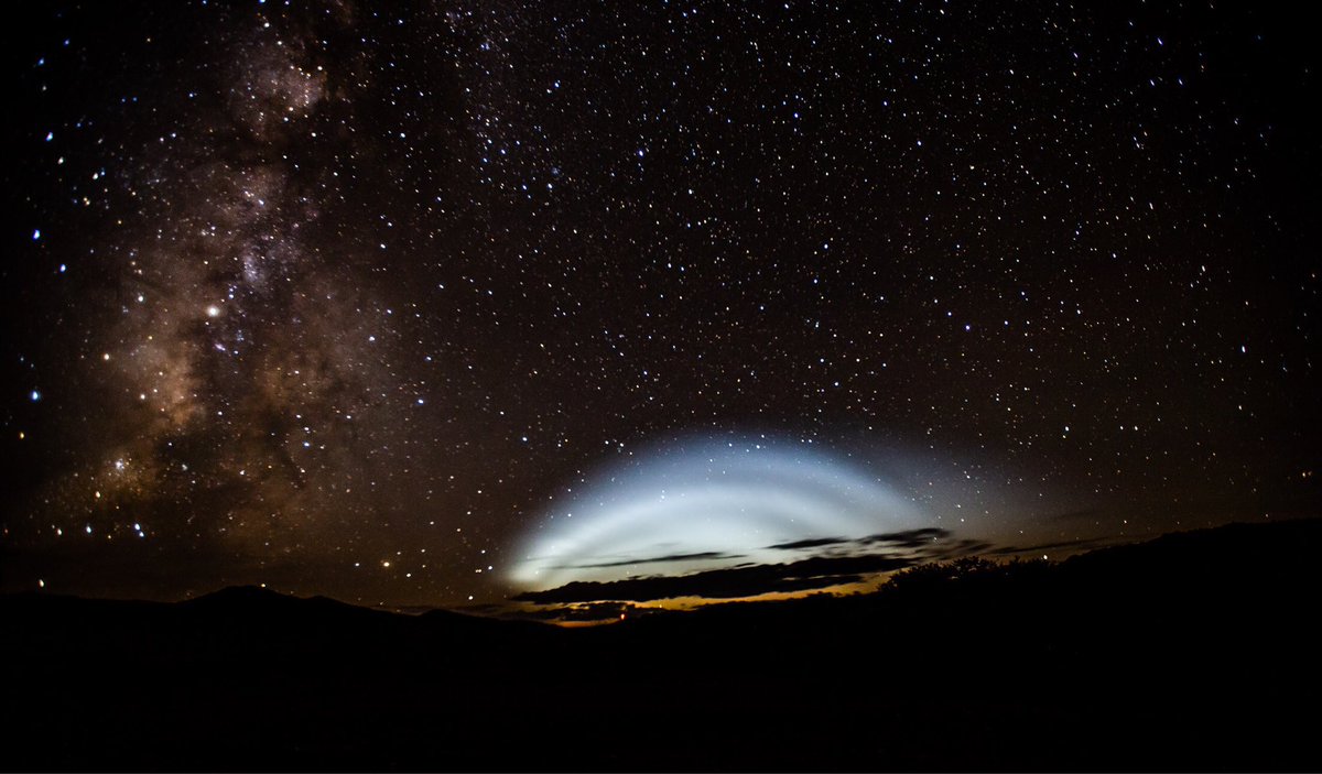 austinvivstudio's tweet photo. @elonmusk One of my shots from the #SpaceX launch in 2018 from Fort Davis, Texas.  Not bad from 1200+ miles away :) https://t.co/pxDLqLzzeH