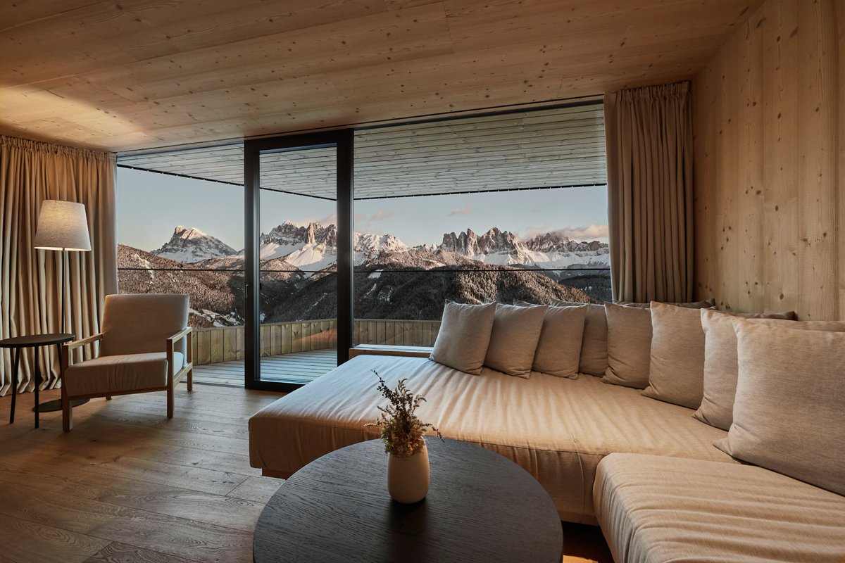 dolomiticlass's tweet photo. Your #summer in the #Dolomites☀️

Rooms available in June, July and August in this beautiful #hotel🤩

Find out: https://t.co/GEGtRxIQuP

#forestis #dolomiticlass #luxurytravel #bressanone #dolomiti https://t.co/t1oikvJgxf