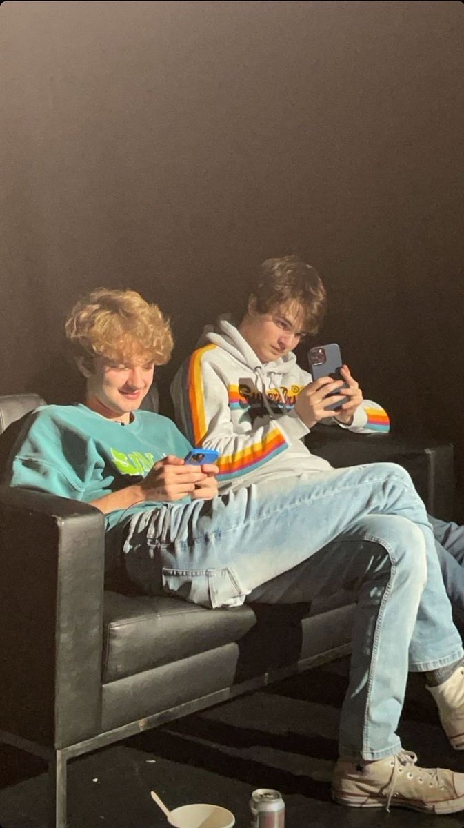 gamesdsmp's tweet photo. The first game will be a… your out if, BENCHTRIO EDITION!! the game will begin when we hit 200 followers! (This isn’t an unfollow if, it will be ran by poll’s) https://t.co/dIl9VlmaWa