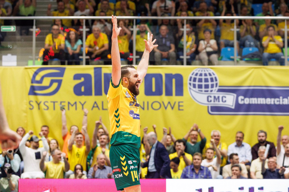 Maximiliano Cavanna, wychowanek i wielki kibic River Plate wywalczył wraz ze swoim zespołem Aluron CMC Warta Zawiercie III miejsce w siatkarskiej Plus Lidze. Gratulacje!! Felicitaciones <a href="/cavannamaxi/">Maximiliano Cavanna</a>!!🥉🎉