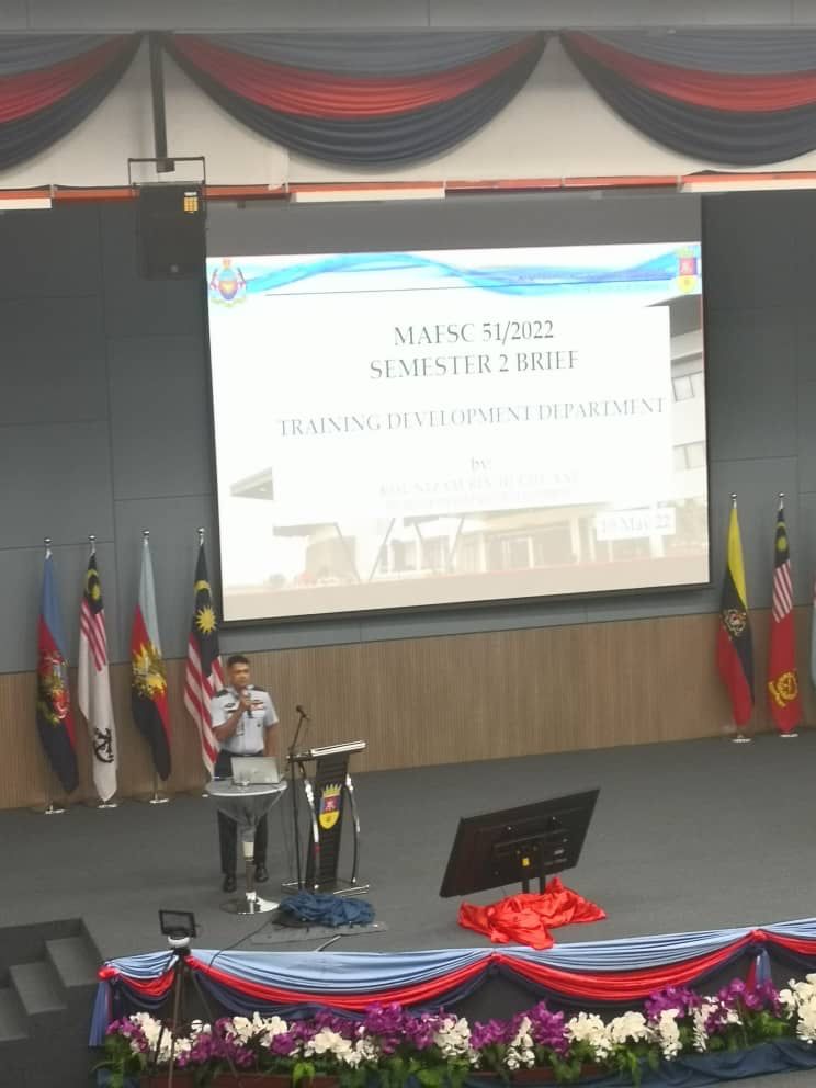 MAFSC_'s tweet photo. MAFSC CDS and HTD Welcoming the MCSC 51/2022 to Semester 2.
#mafsc
#malaysianarmedforces
#mindefmalaysia
#malaysianarmy
#malaysianairforce
#puspahanas https://t.co/wX3zUzCqnb