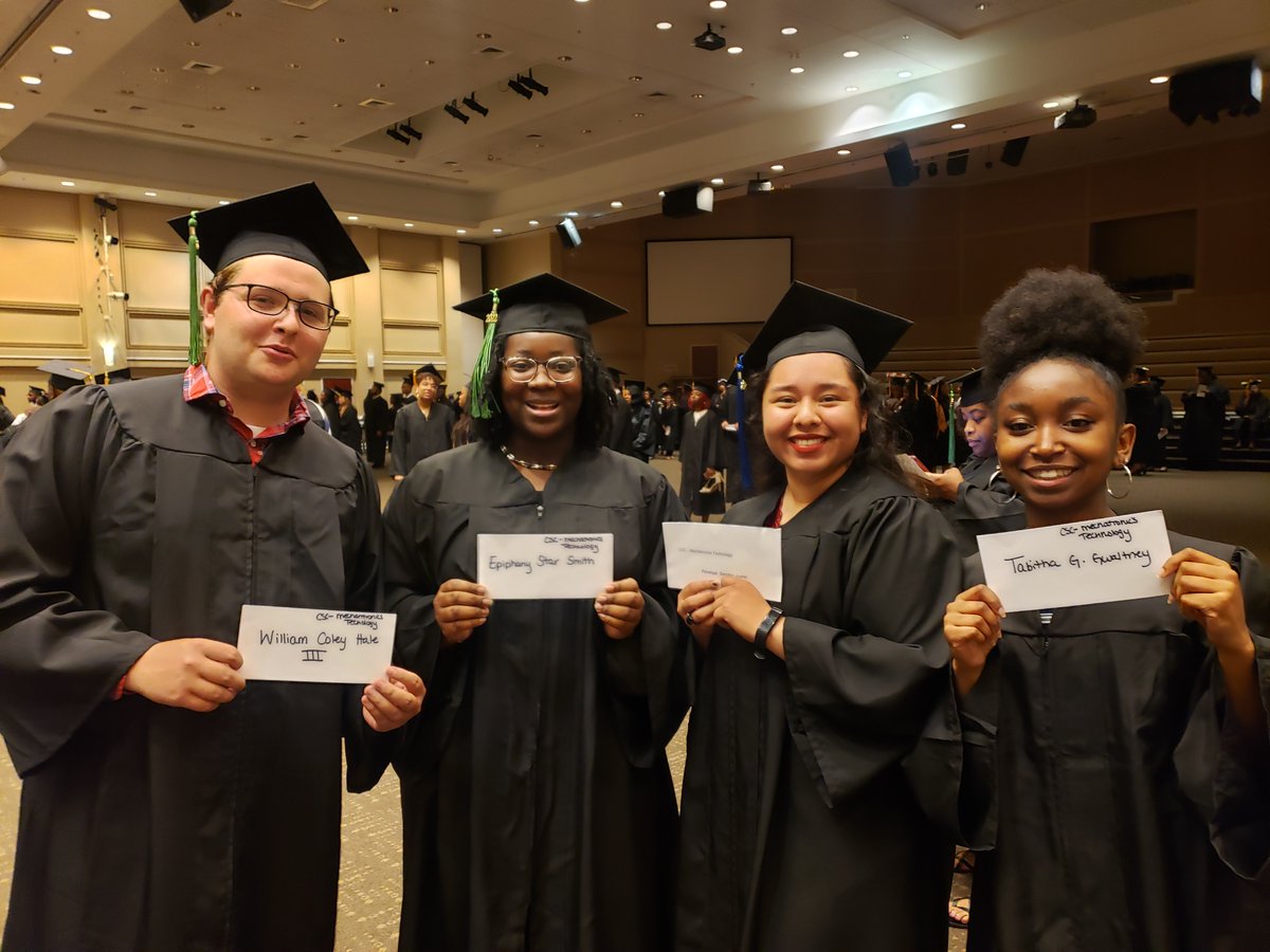 slcruz1961's tweet photo. What did you say? We can graduate from COLLEGE before HIGH SCHOOL?!!! ππ₯³
High school MECHATRONICS students from NHREC walking in the TNCC Graduation! #WeAreNewHorizons #BoldlyGoing #NewHorizonsCTE #tnccgrad #tnccva https://t.co/vuE8tDTznY