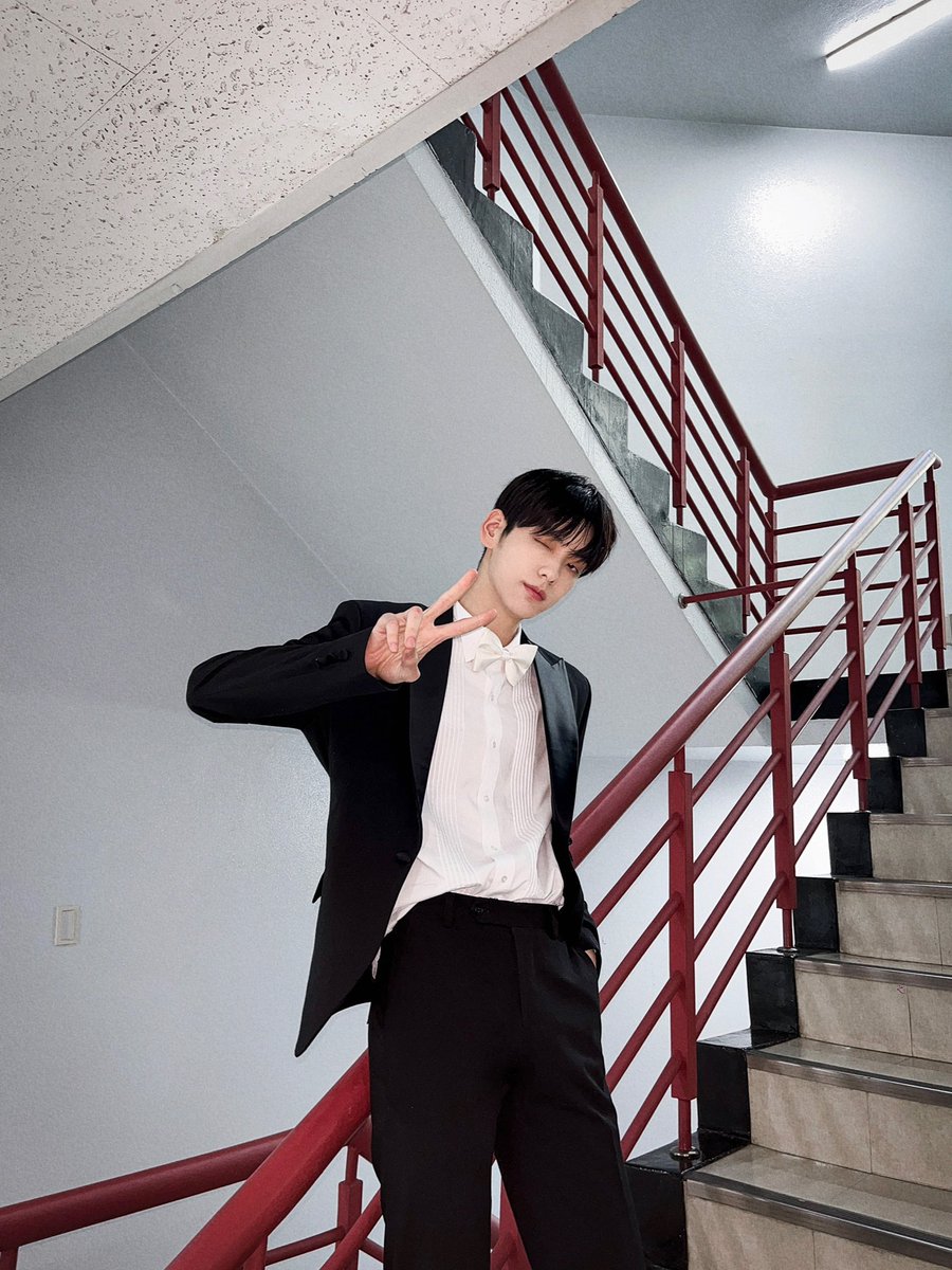 aohmygosh's tweet photo. เลิกติดเก๊กฮวยมาทำงานได้แล้วเหรอ https://t.co/ajgLK6xRZn