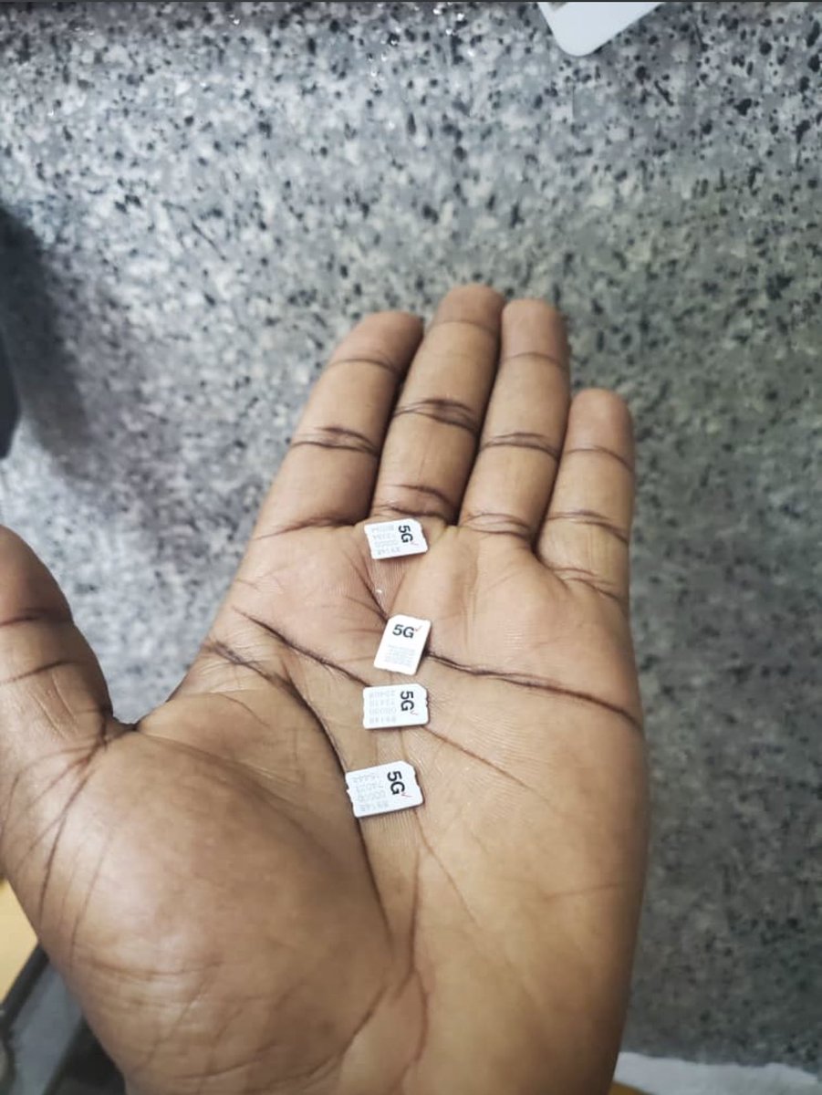 SHOWGLASSLTD's tweet photo. NOW AVAILABLE

Verizon 5G sim card with full call, text and data functions for N30,000.

DM or chat us on 07036950307 to order https://t.co/R5BScjdbS2
